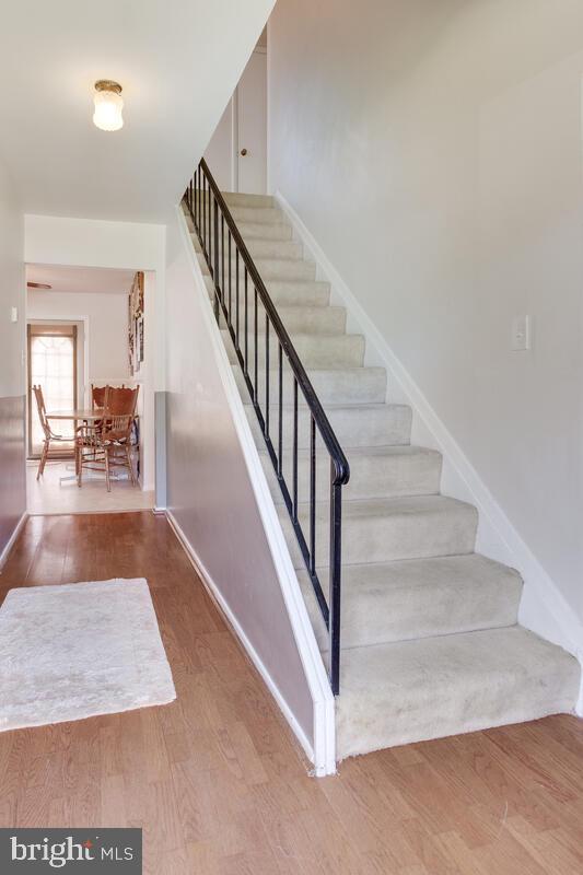 215 Brent Road Waldorf, MD 20602 - Photo 6 of 35 Foyer - Entrance
