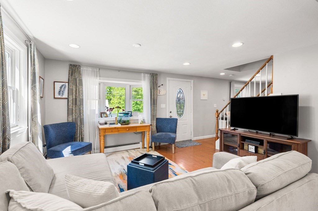 32 Fox Hill Road Billerica, MA 01821 - Photo 13 of 40