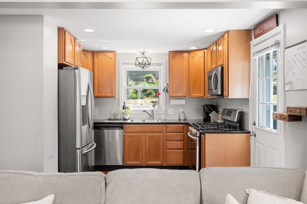 32 Fox Hill Road Billerica, MA 01821 - Photo 15 of 40