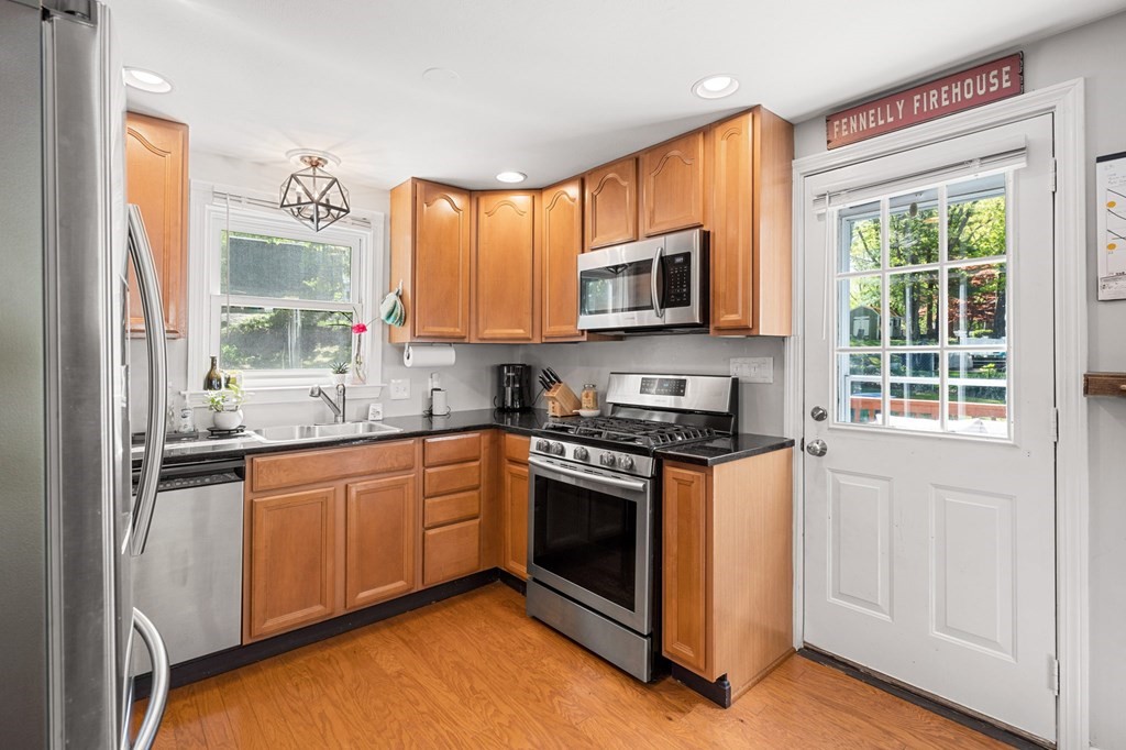 32 Fox Hill Road Billerica, MA 01821 - Photo 18 of 40