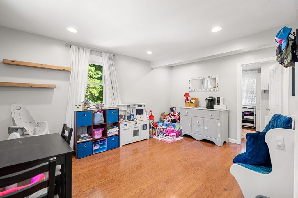 32 Fox Hill Road Billerica, MA 01821 - Photo 23 of 40