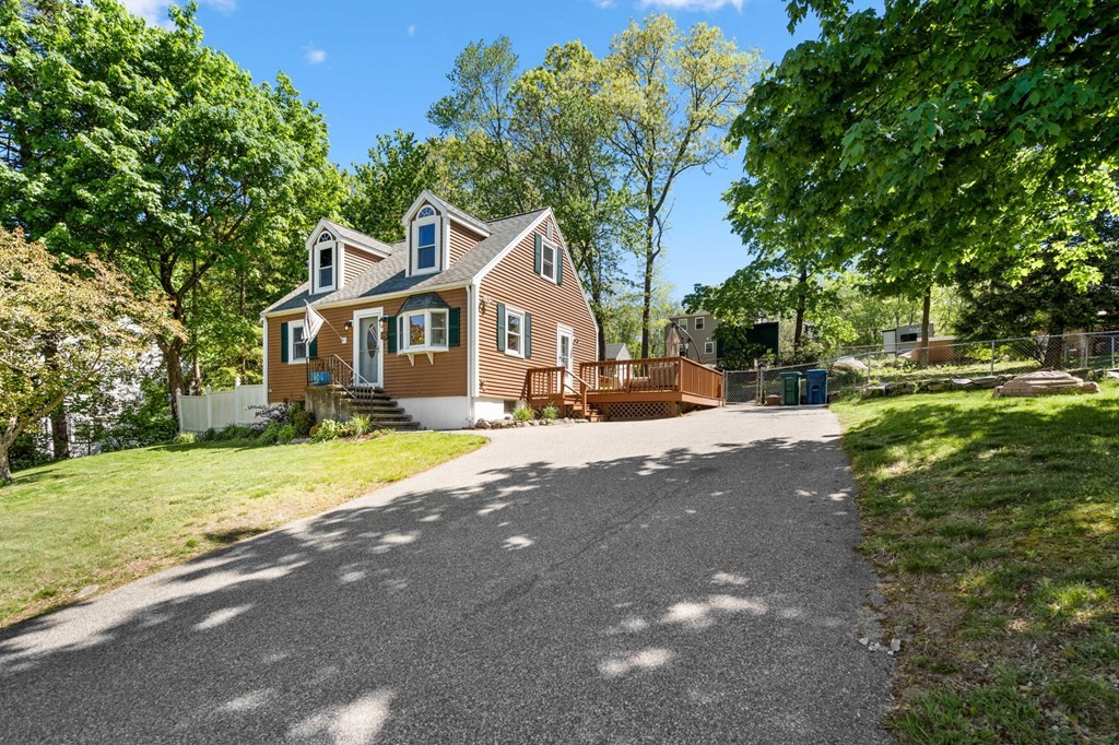 32 Fox Hill Road Billerica, MA 01821 - Photo 3 of 40