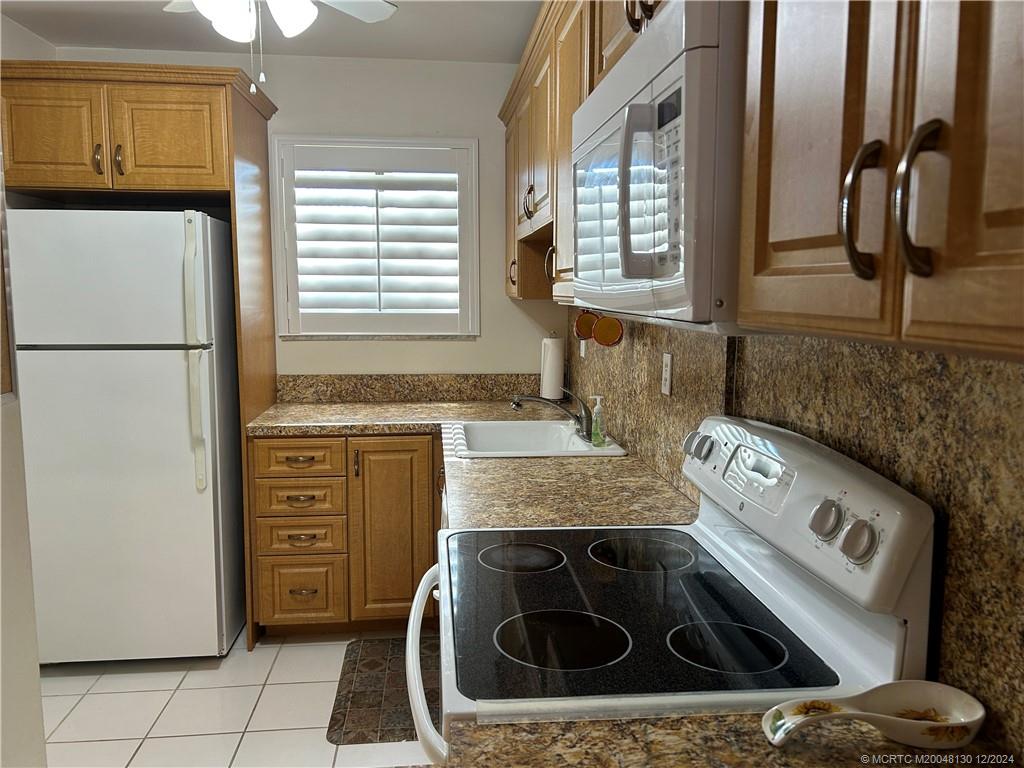 5355 Southeast Miles Grant Road, Unit E114 Stuart, FL 34997 - Photo 6 of 15