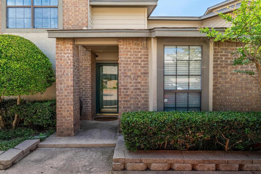 322 West Harwood Road, Unit B Hurst, TX 76054 - Photo 2 of 34 Welcome home to your own townhome that is convenient to everything you need.