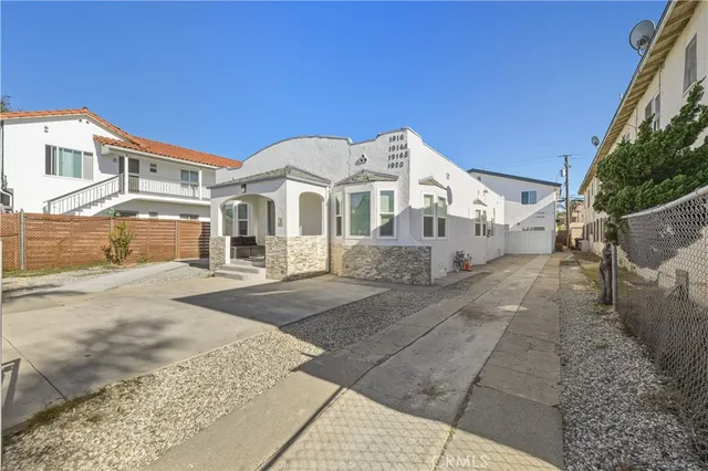 $3,700 | 1916 Cedar Avenue, Unit A, Long Beach, CA 90806