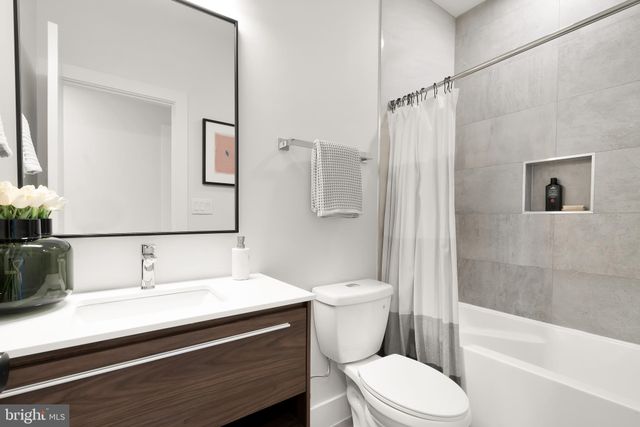 $522,500 | 3934 14th Street Northwest, Unit 302, Washington, DC 20011