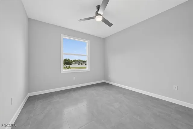 a close view of sink and tap