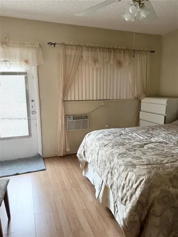 $129,000 | 900 Atlantic Shores Boulevard, Unit 220, Hallandale Beach, FL 33009