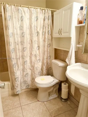 $129,000 | 900 Atlantic Shores Boulevard, Unit 220, Hallandale Beach, FL 33009