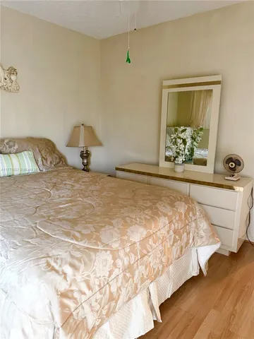 $129,000 | 900 Atlantic Shores Boulevard, Unit 220, Hallandale Beach, FL 33009