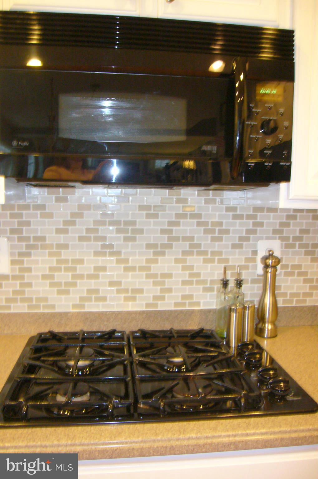 1620 Rising Ridge Road Mount Airy, MD 21771 - Photo 8 of 30 gas cook top with back splash