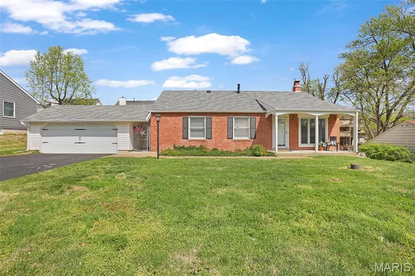 $249,900 | 332 Providence Road, Ballwin, MO 63011