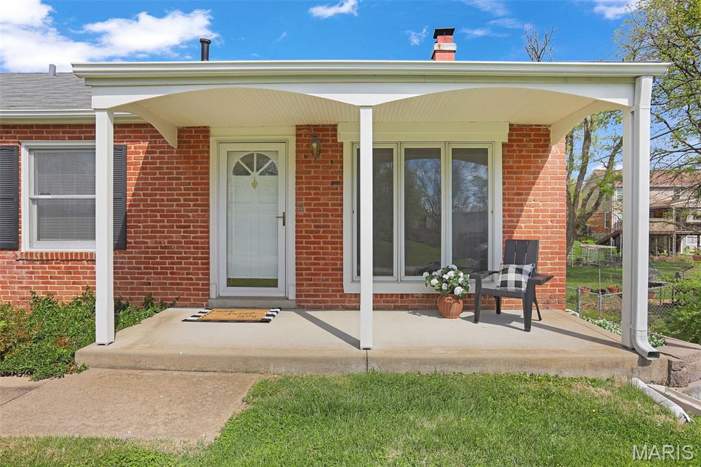 332 Providence Road Ballwin, MO 63011 - Photo 3 of 36