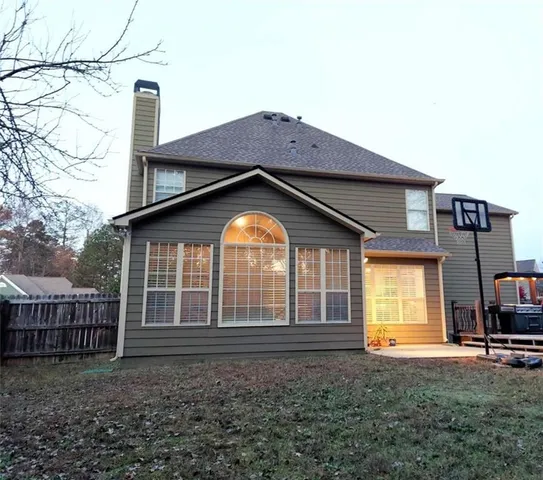 a view of an outdoor space and tv