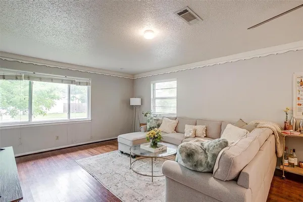 $3,500 | 3217 Lubbock Avenue, Unit B, Fort Worth, TX 76109