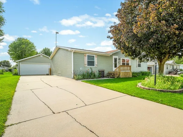 $68,900 | 8652 Springwood Court, Roscoe, IL 61073