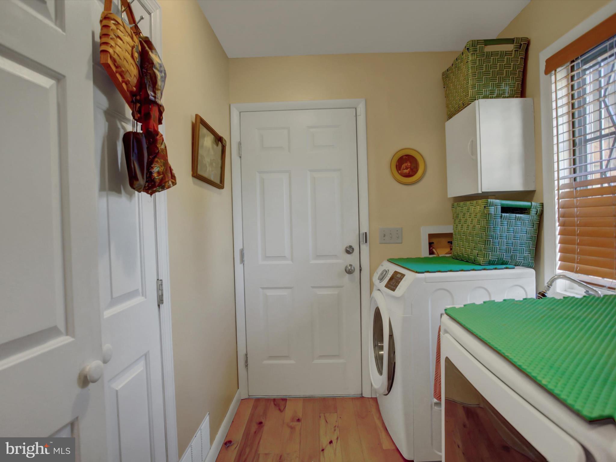 46 Pin Oak Lane Gettysburg, PA 17325 - Photo 21 of 54 a utility room with dryer and washer