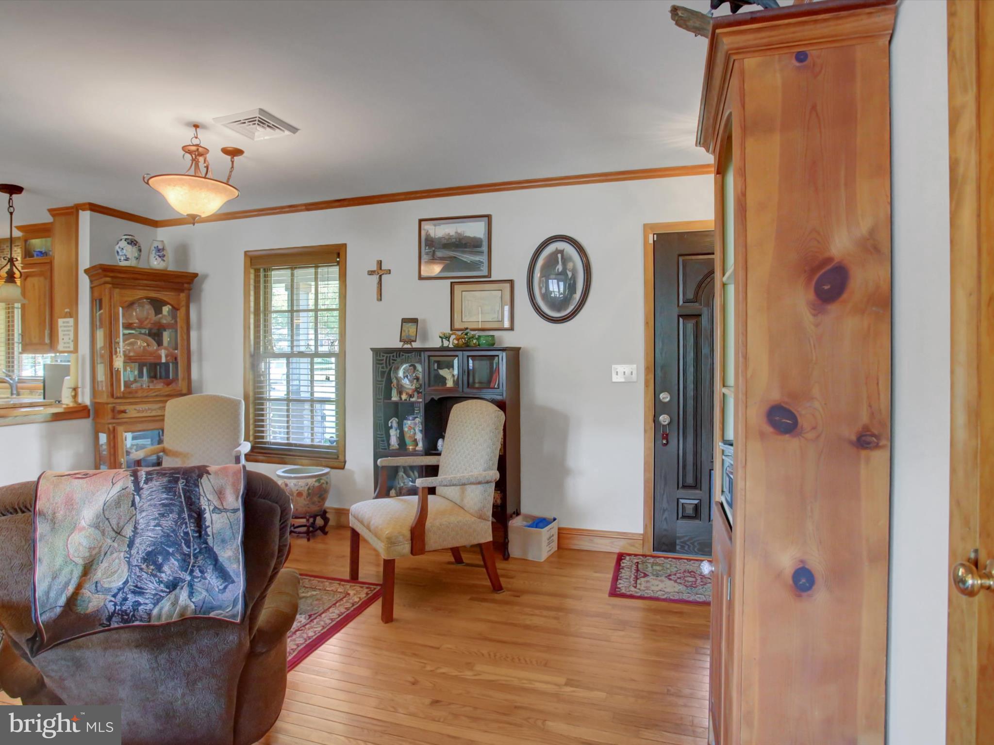 46 Pin Oak Lane Gettysburg, PA 17325 - Photo 6 of 54 a living room with furniture and a large window