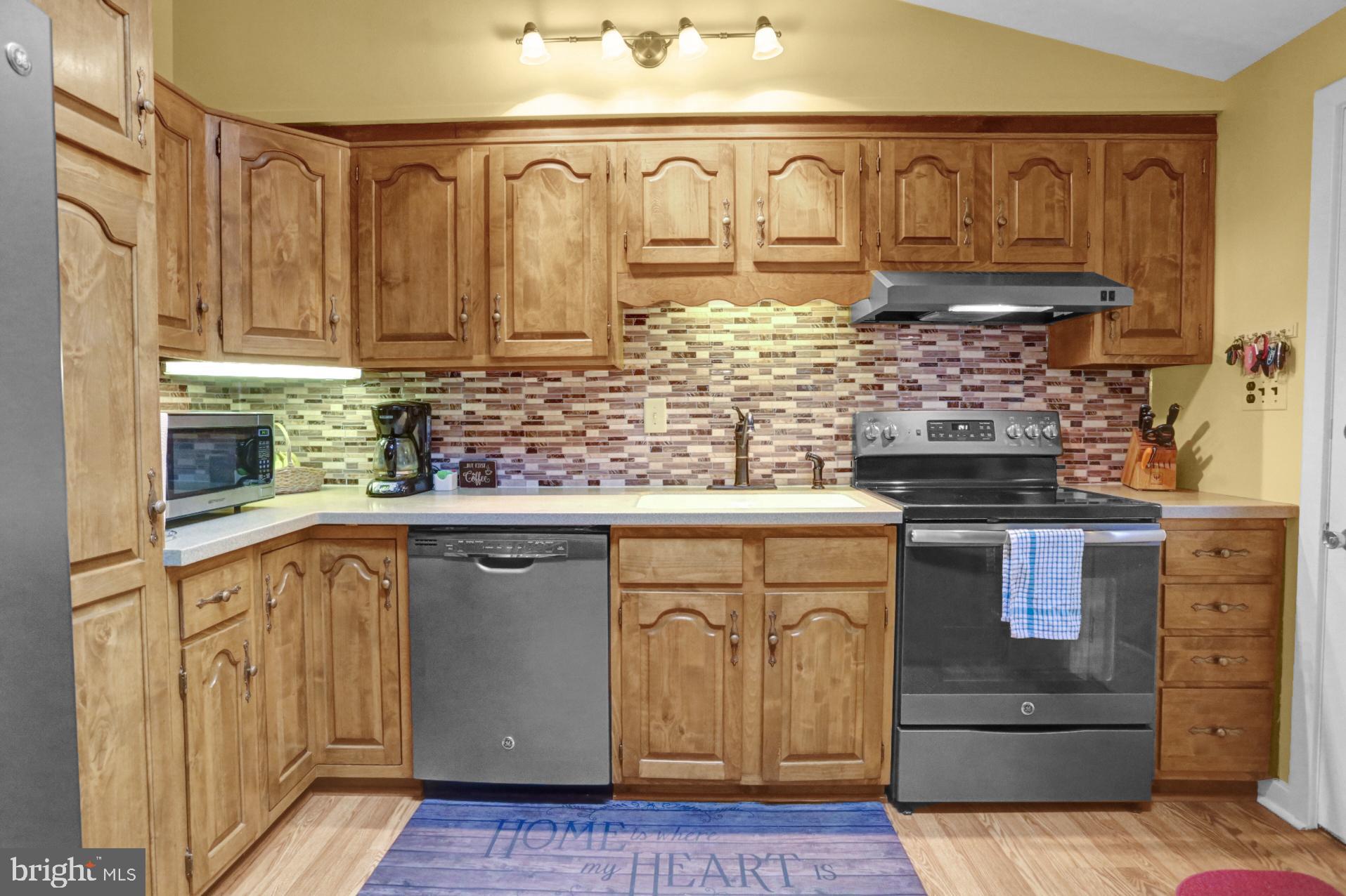 42 MacMillan Road Mohnton, PA 19540 - Photo 11 of 30 All Appliances Remain