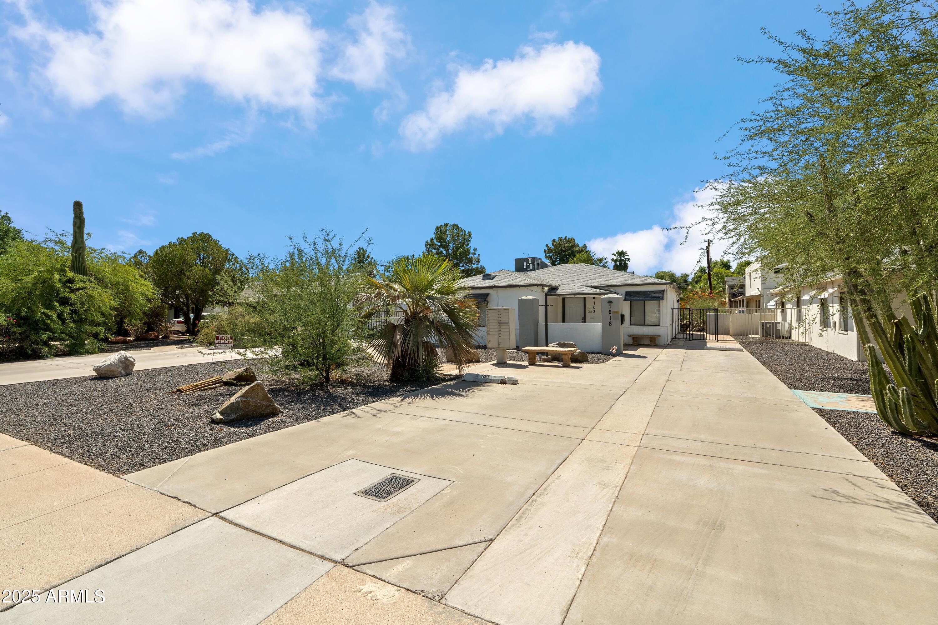 1218 South Farmer Avenue Tempe, AZ 85281 - Photo 14 of 47 a view of a house with entertaining space