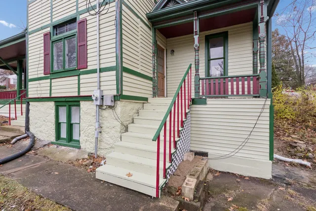 $175,000 | 1611 Oakes Avenue, Rockford, IL 61107