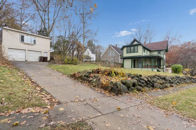 $175,000 | 1611 Oakes Avenue, Rockford, IL 61107