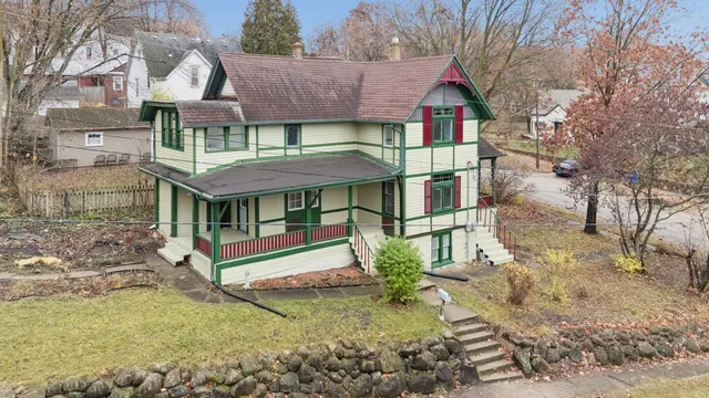 $175,000 | 1611 Oakes Avenue, Rockford, IL 61107