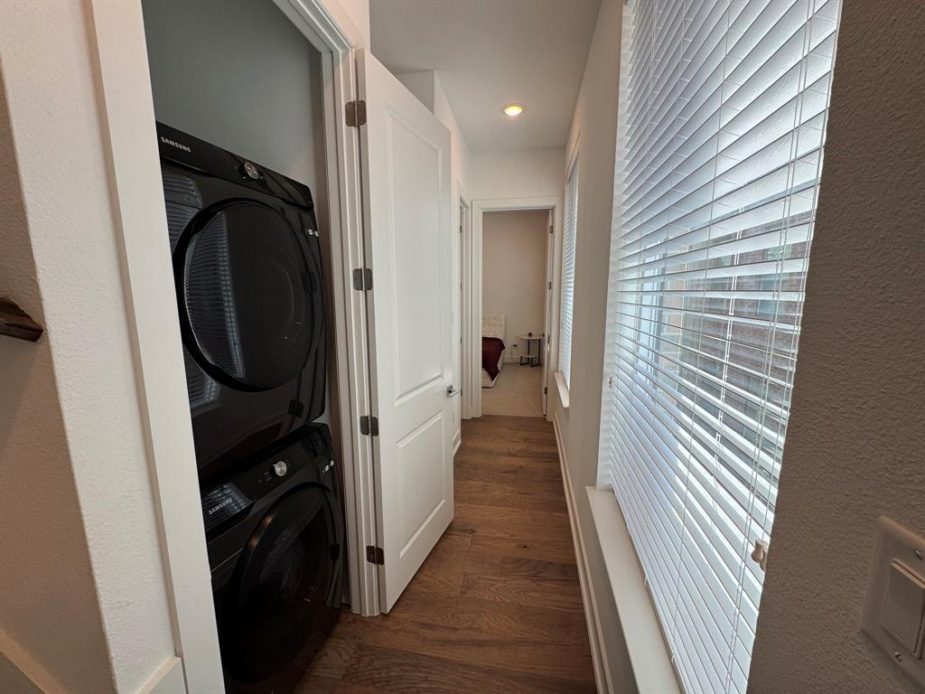 114 Chester Court Dallas, TX 75203 - Photo 24 of 31 a view of a walk in closet