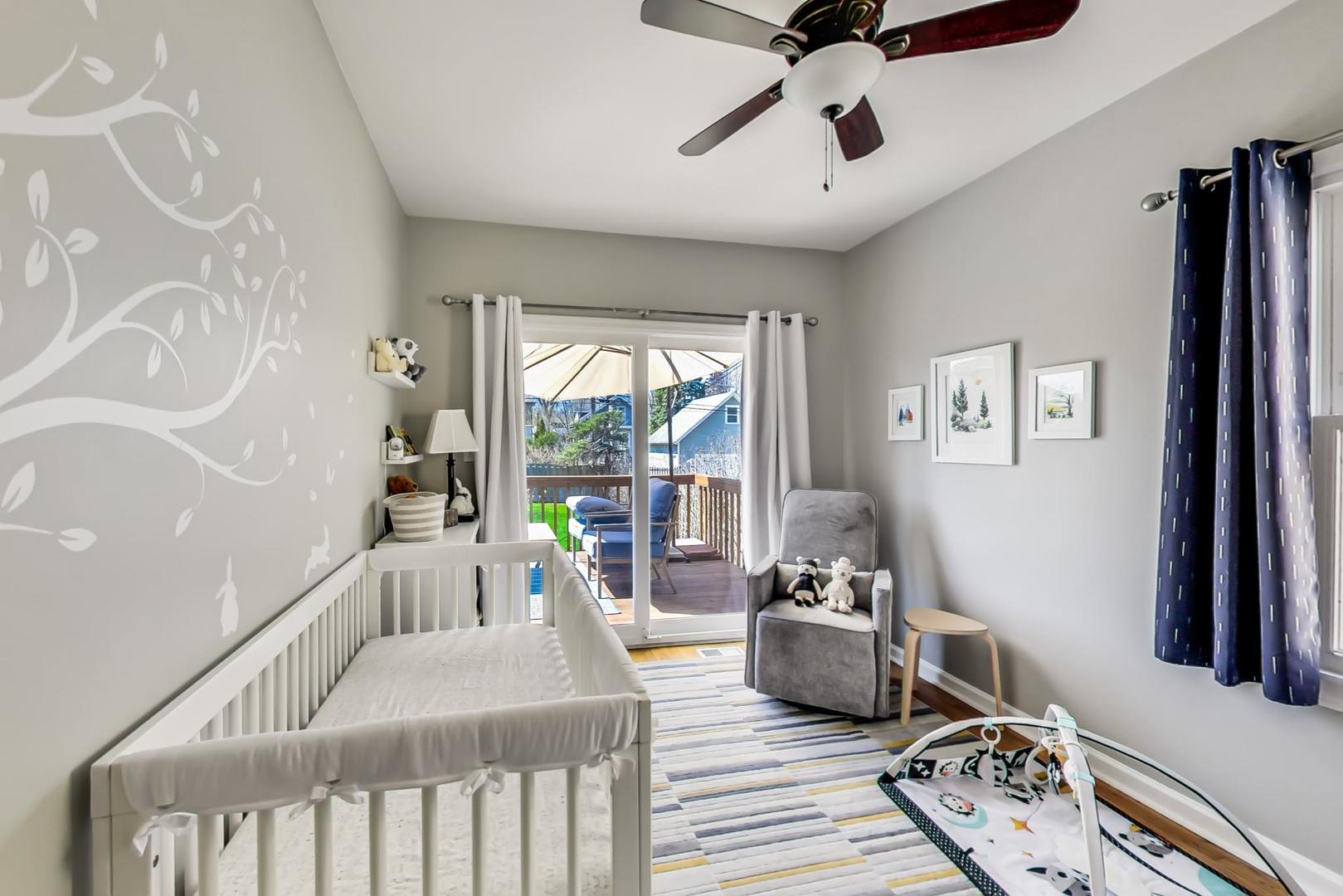 272 North Willow Road Elmhurst, IL 60126 - Photo 13 of 33 a living room with furniture and a window