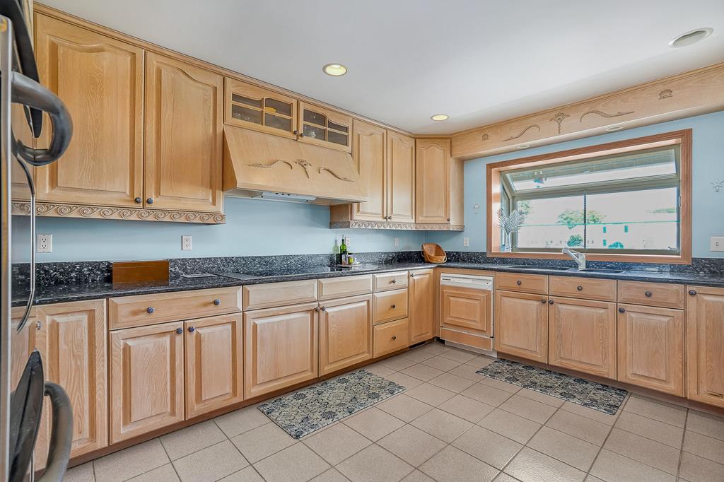 7442 East Side Road Chincoteague Island, VA 23336 - Photo 10 of 45