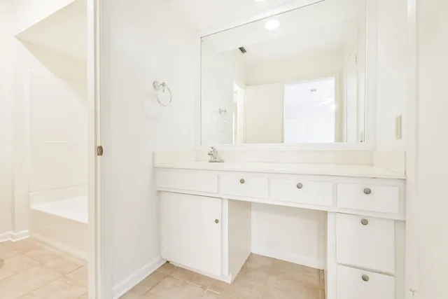 $475,000 | 5502 Olympia Fields Lane, Houston, TX 77069