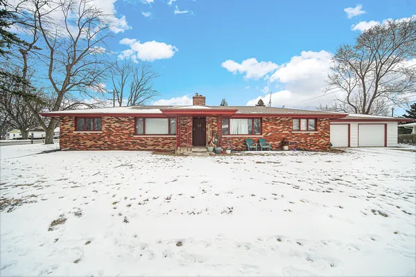 $205,000 | 463 Orchard Lane, Beecher, IL 60401
