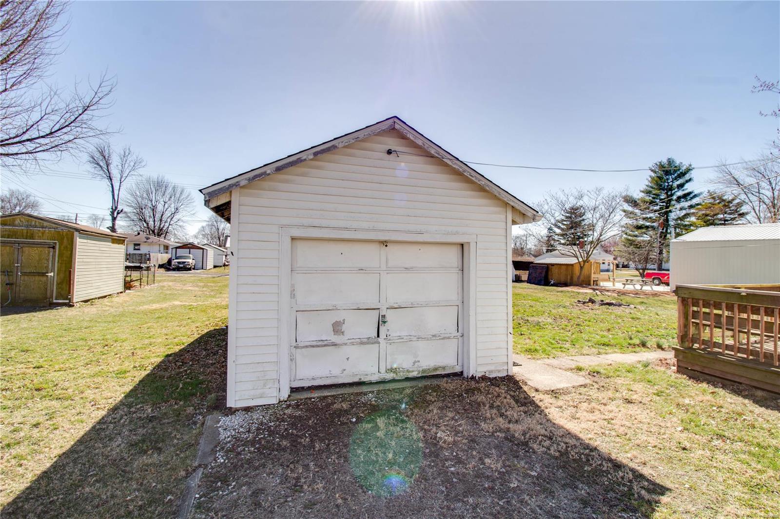 209 Sycamore Carrollton, IL 62016 - Photo 27 of 34 Gallery Image 27