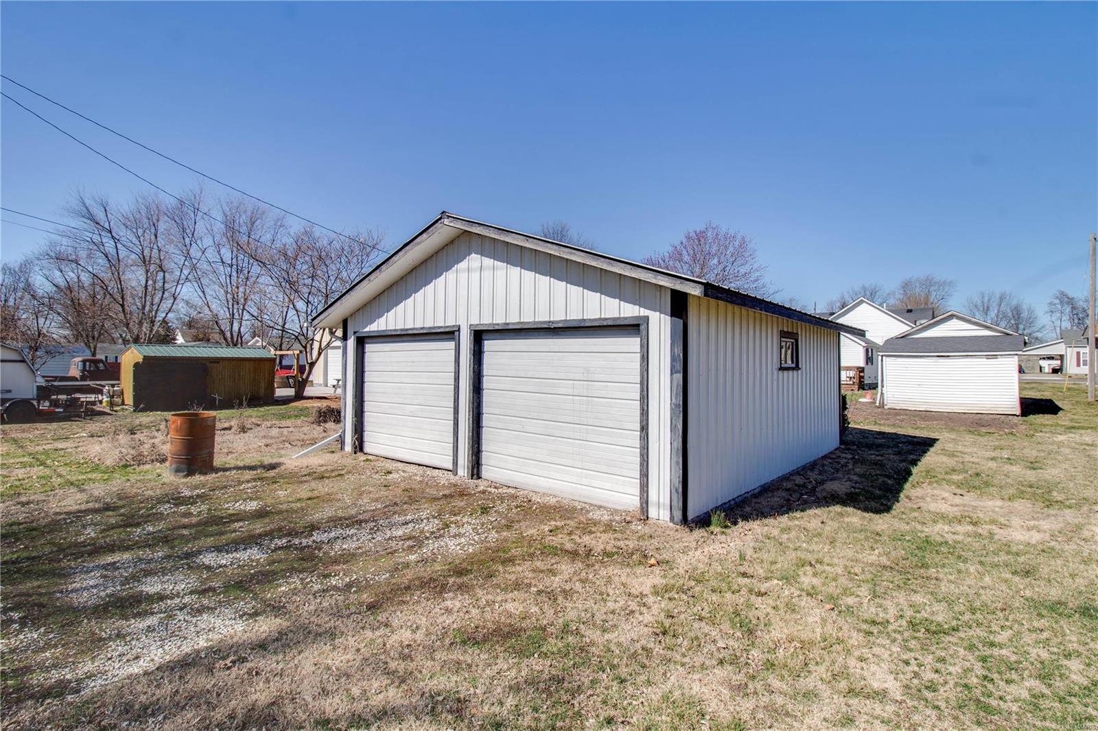209 Sycamore Carrollton, IL 62016 - Photo 31 of 34 Gallery Image 31