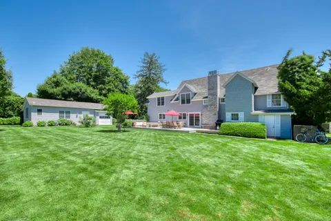 329 Little Plains Road, Southampton, NY 11968