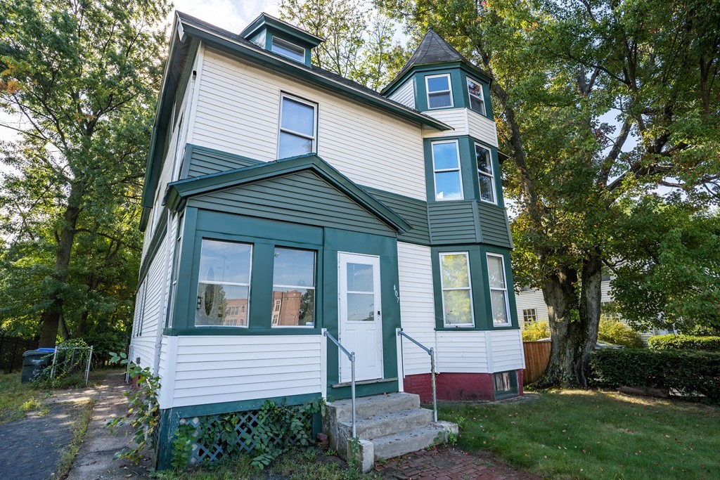 407 Union Street Springfield, MA 01105 - Photo 1 of 31