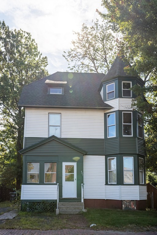 407 Union Street Springfield, MA 01105 - Photo 2 of 31