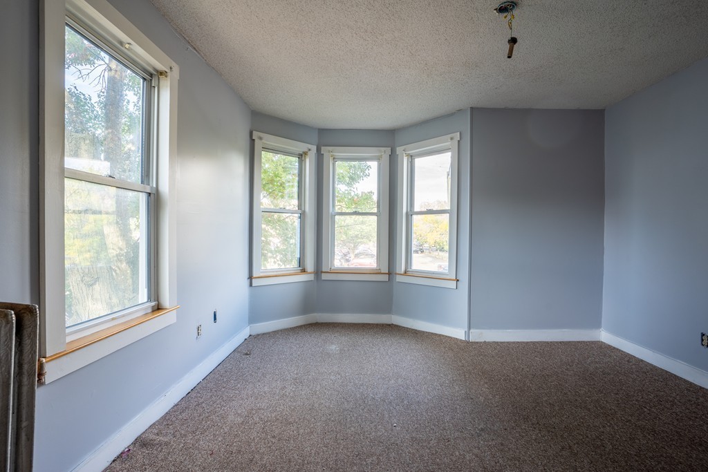 407 Union Street Springfield, MA 01105 - Photo 26 of 31