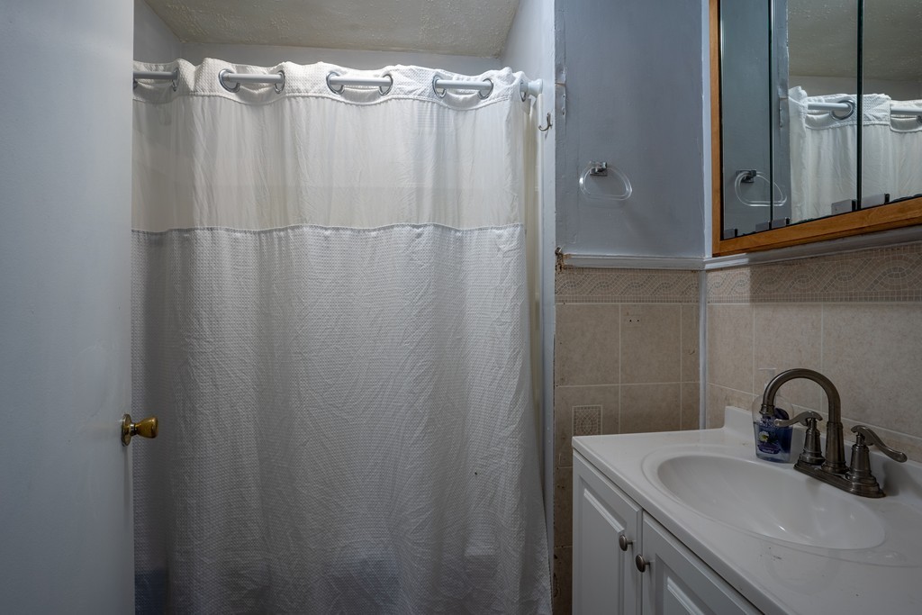 407 Union Street Springfield, MA 01105 - Photo 7 of 31