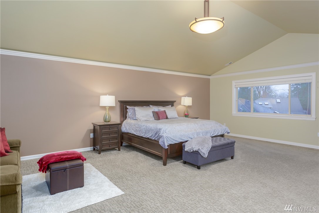5562 Northeast 17th Street Renton, WA 98059 - Photo 12 of 21