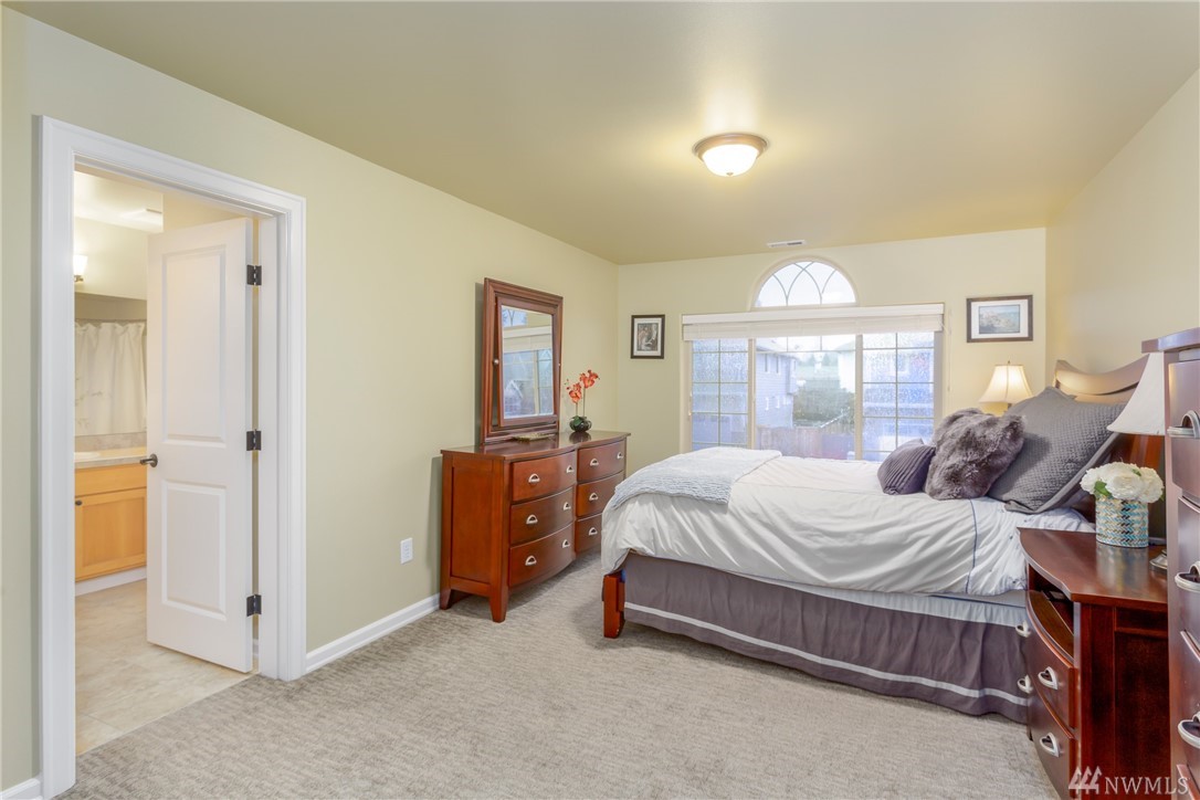 5562 Northeast 17th Street Renton, WA 98059 - Photo 18 of 21