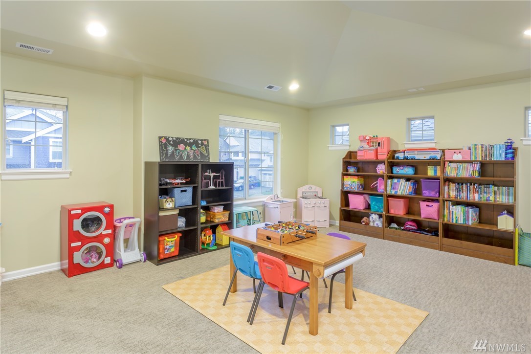 5562 Northeast 17th Street Renton, WA 98059 - Photo 19 of 21