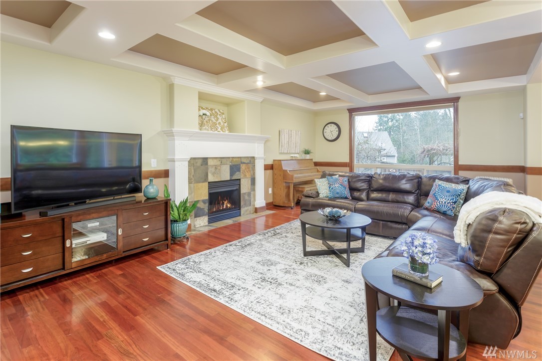 5562 Northeast 17th Street Renton, WA 98059 - Photo 4 of 21