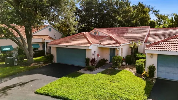 $274,999 | 608 Tyson Terrace, Unit 8, Venice, FL 34285