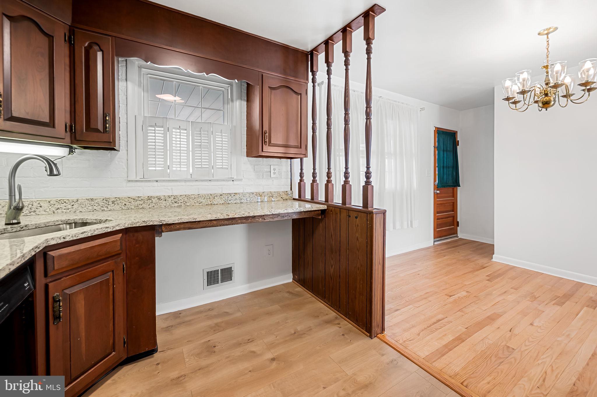 302 18th Avenue Baltimore, MD 21225 - Photo 11 of 36