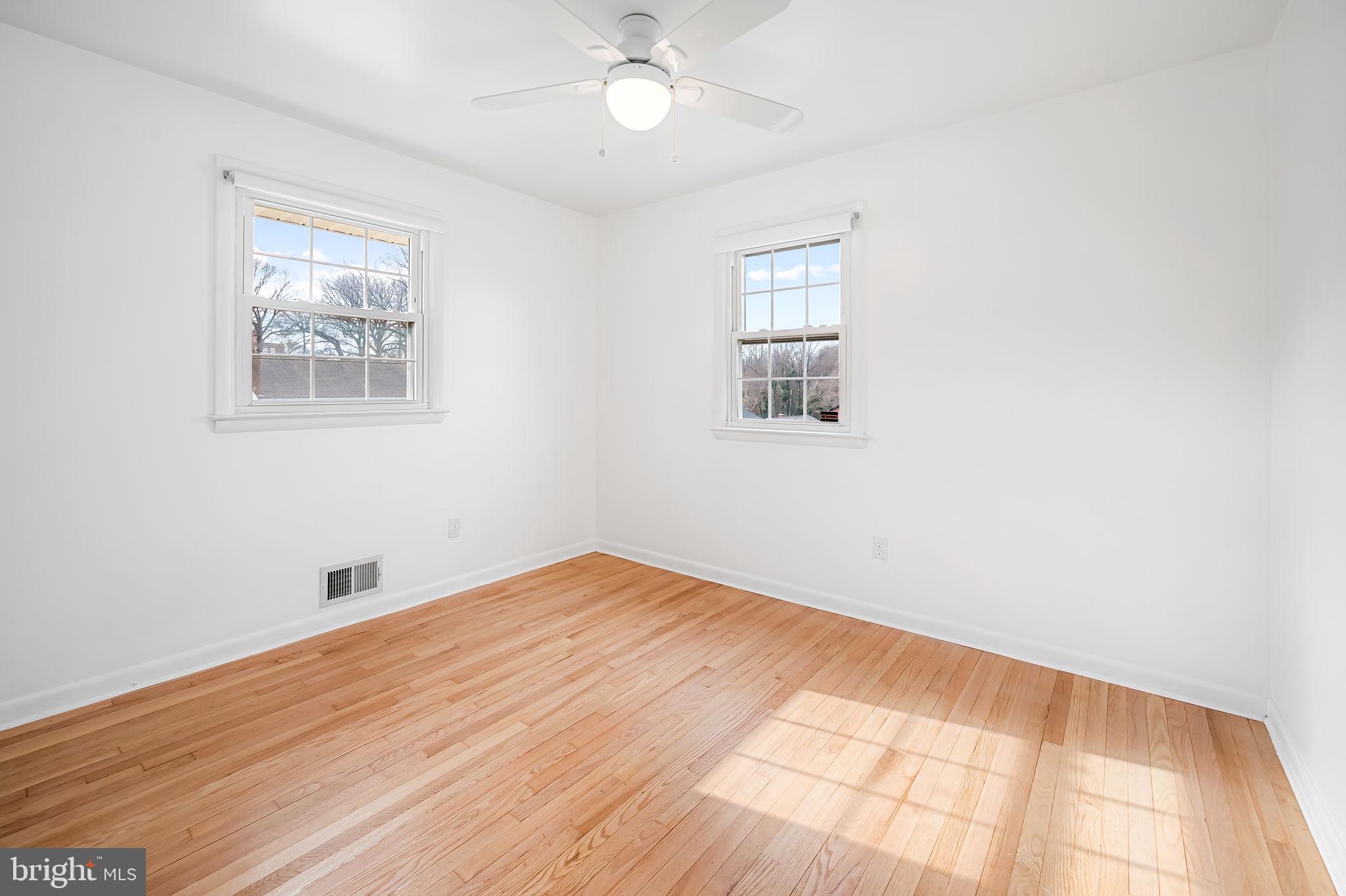 302 18th Avenue Baltimore, MD 21225 - Photo 17 of 36