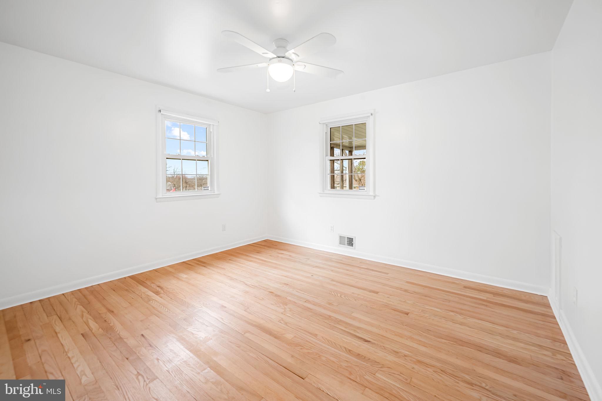 302 18th Avenue Baltimore, MD 21225 - Photo 19 of 36