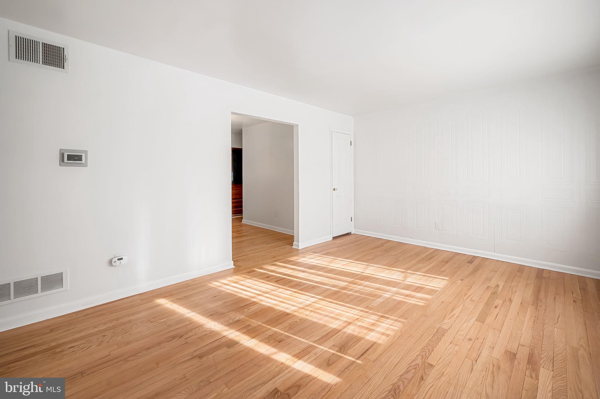 302 18th Avenue Baltimore, MD 21225 - Photo 6 of 36