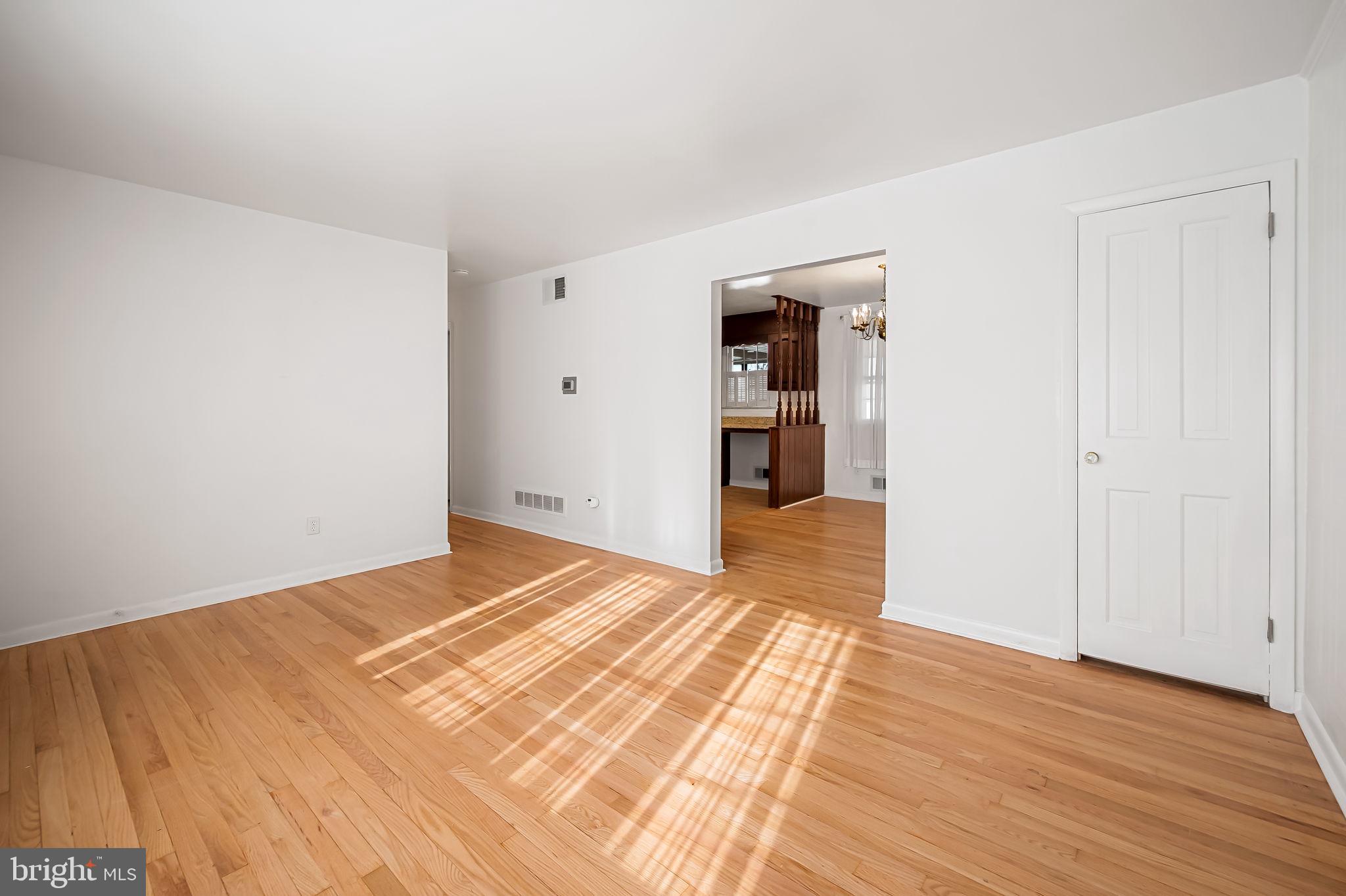 302 18th Avenue Baltimore, MD 21225 - Photo 7 of 36