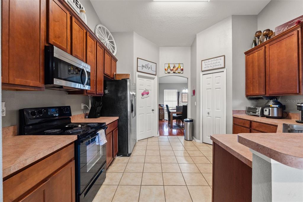 10442 Lansfield Street Spring Hill, FL 34608 - Photo 5 of 32